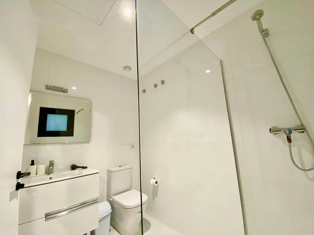 Apartamento Loft De Diseño Con Balcon Figueras España